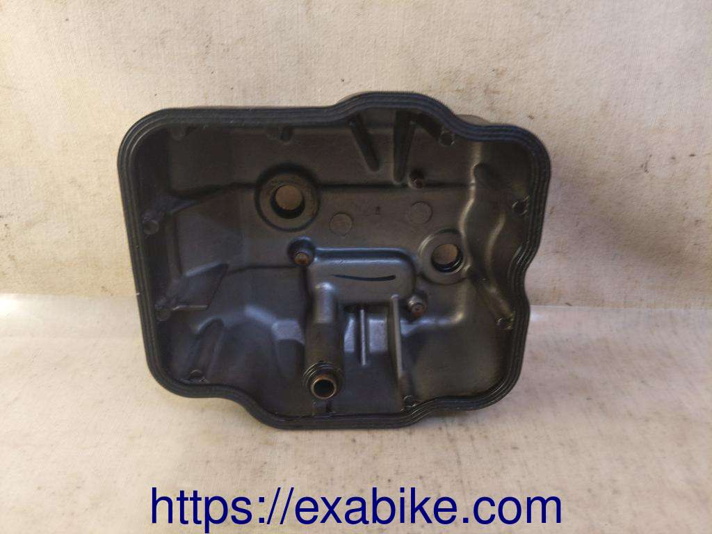 cylinder head cover Honda CBR 125 - photo 2