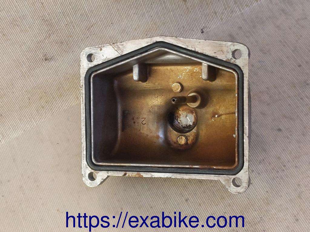 carburetor float chamber Honda CB250T - photo 2