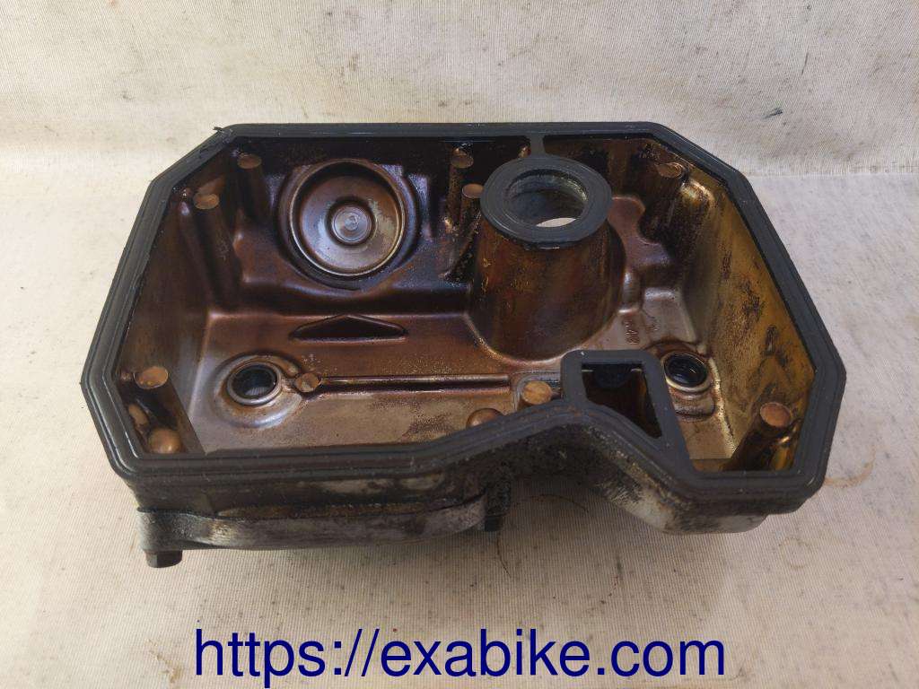 cylinder head cover, front Honda VT500E - photo 2