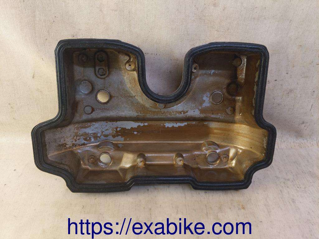 cylinder head cover, front Honda VT 250 - photo 2
