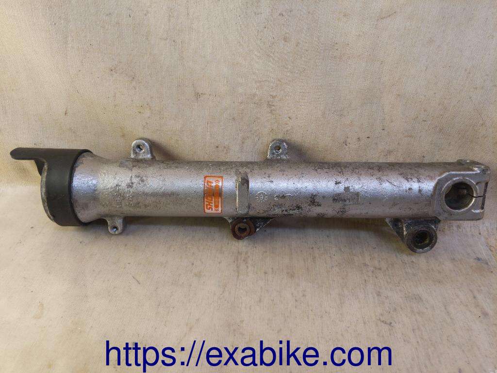 lower fork case, left Honda VFR 800 - photo 2