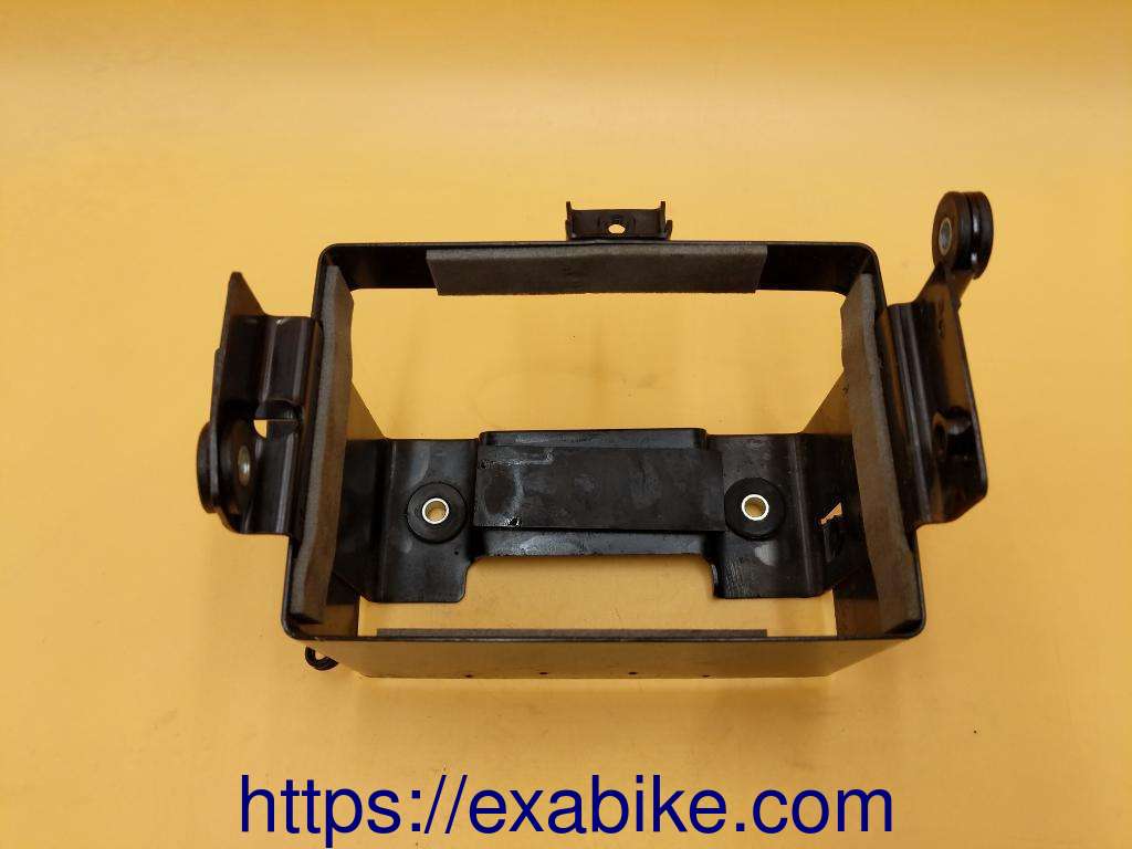 battery box Suzuki GS 500 - photo 2