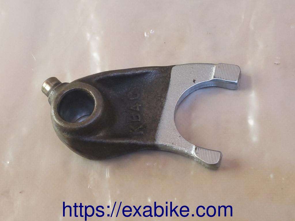 gearshift fork, center Honda Rebel 125 - photo 1