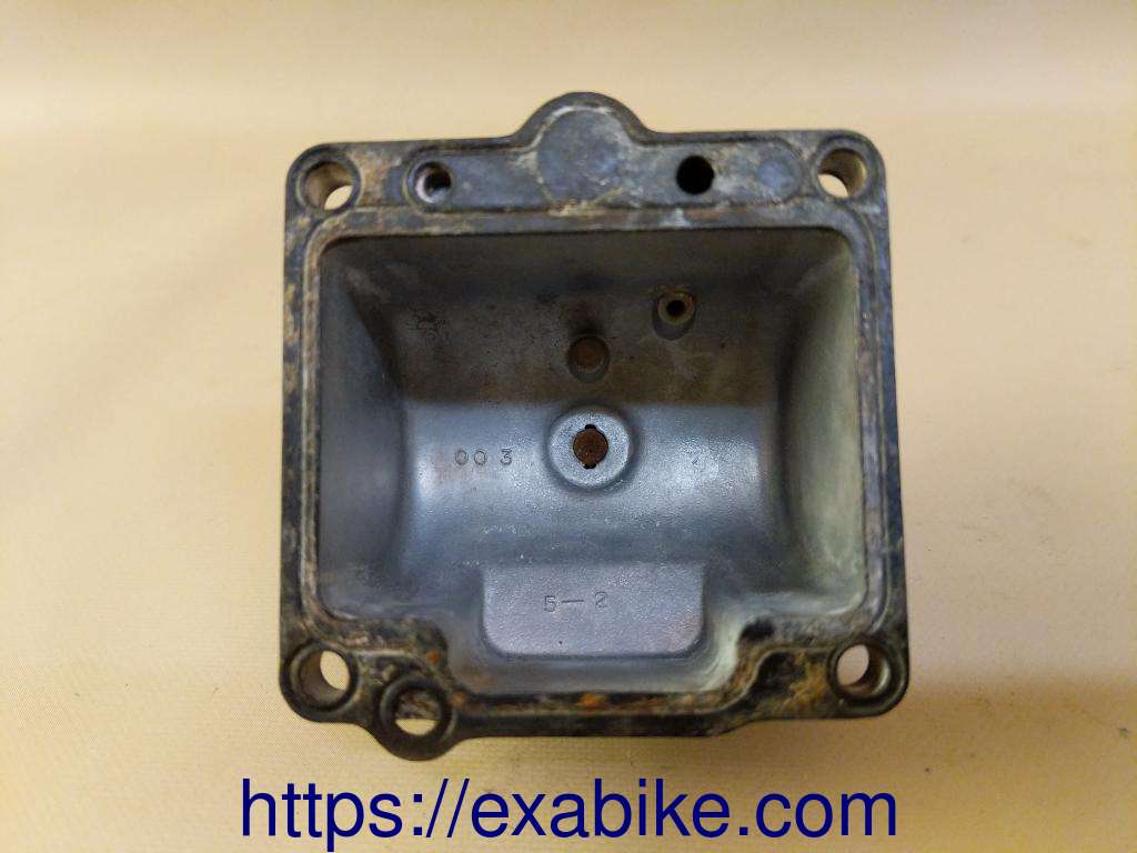 carburetor float chamber Suzuki GS650E - photo 3