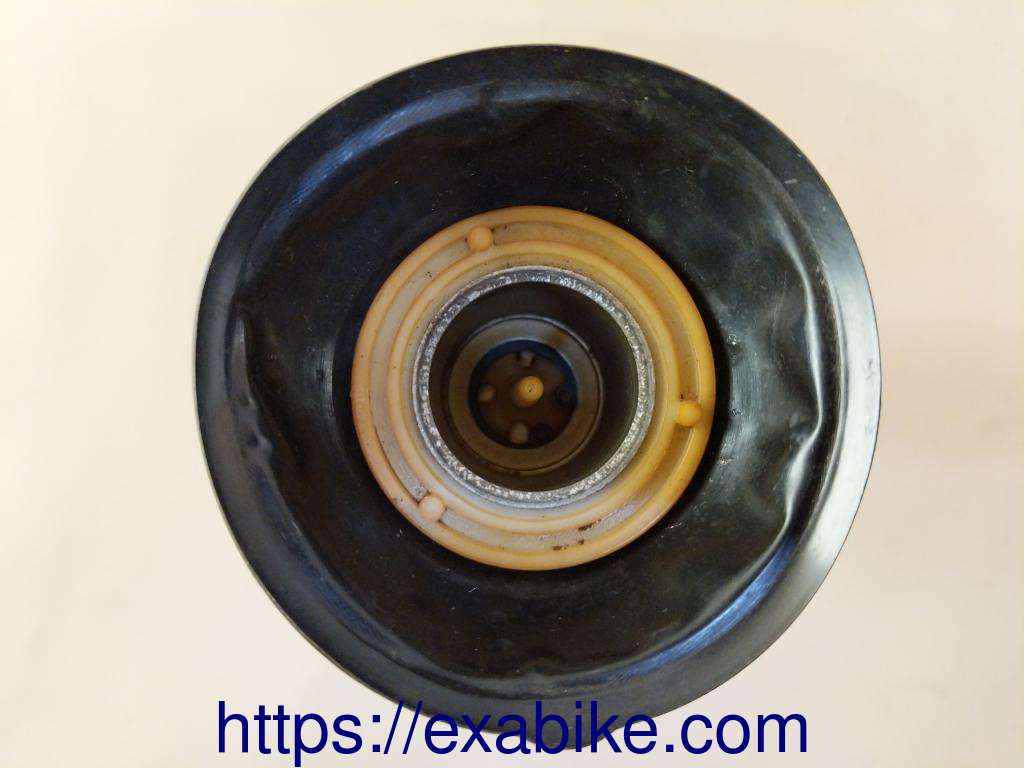 carburetor valve Suzuki GS650E - photo 2