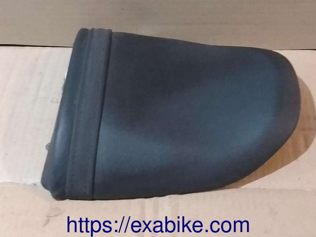 rear seat Suzuki Bandit 400 - photo 1