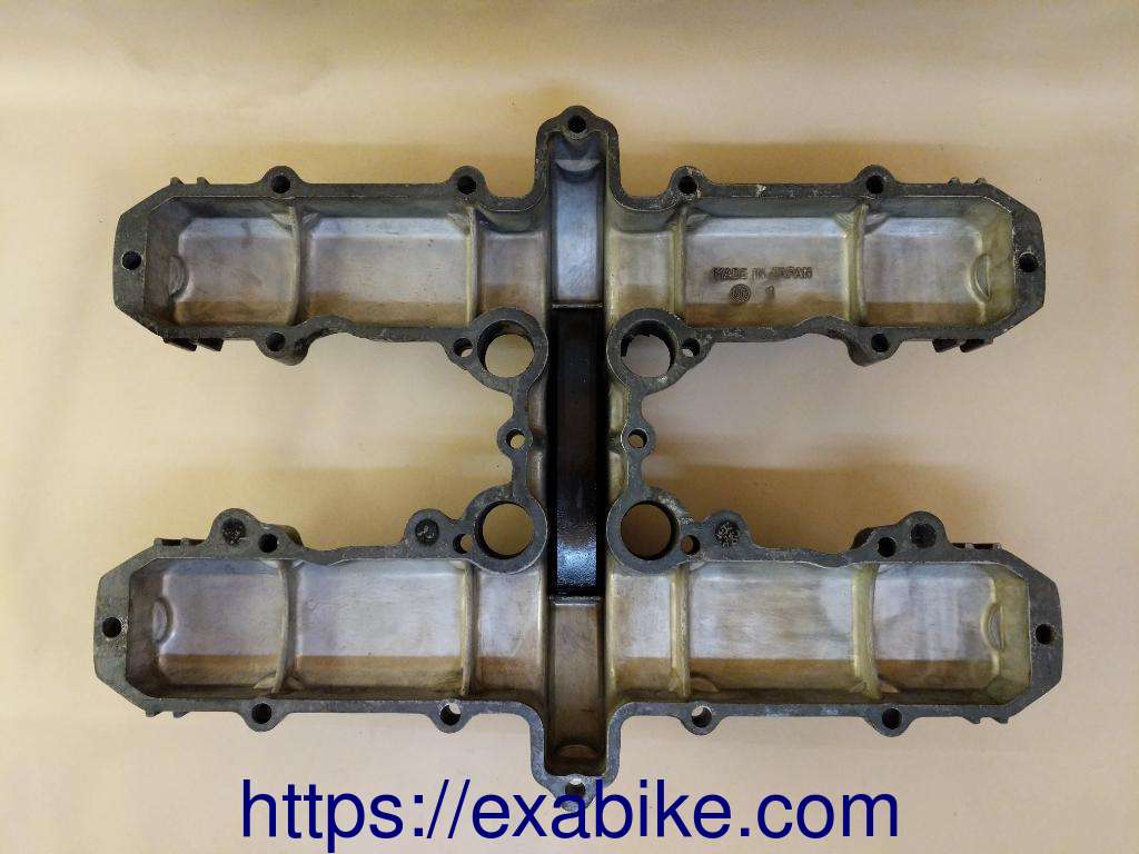 cylinder head cover Kawasaki GPZ 550 - photo 2
