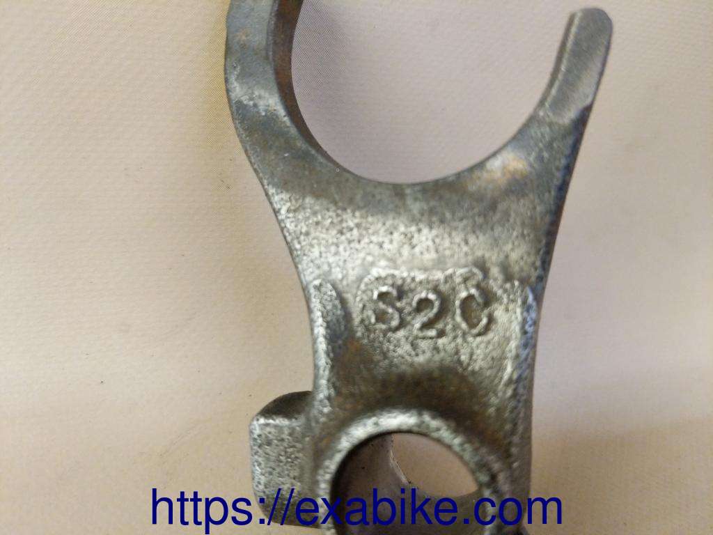 gearshift fork, center Honda CBR1000F - photo 3