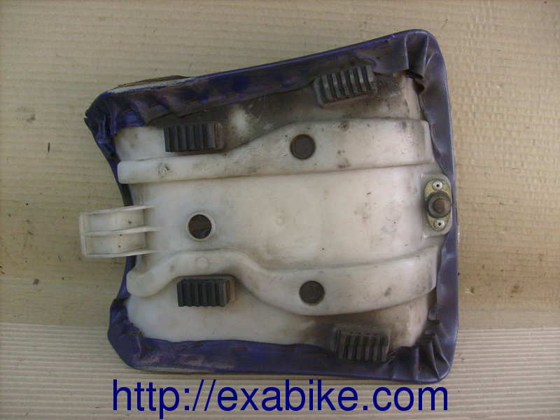 front seat Suzuki GSXR 1100 - photo 2