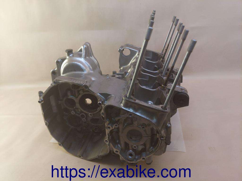 crankcase Suzuki GSXF 600 - photo 1
