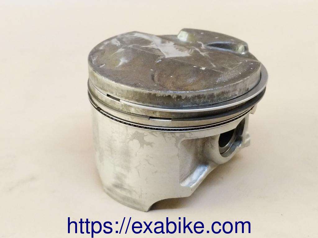 piston Suzuki GSXF 600 - photo 1