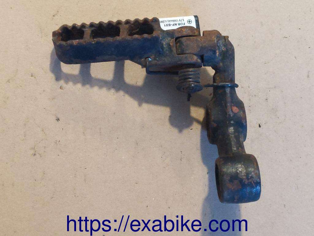 footrest, front left Suzuki DR 400 - photo 1