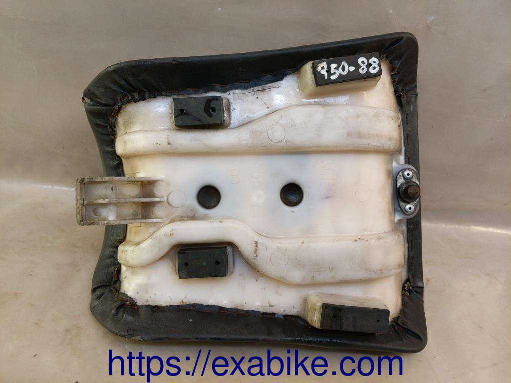 selle avant Suzuki GSXR 750 - photo 4