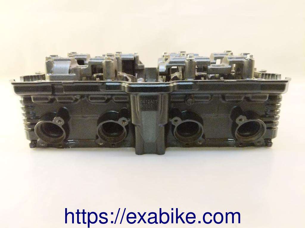 cylinder head Suzuki 1250 GSX - photo 3