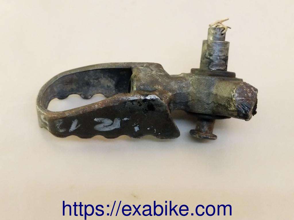 footrest, front left Honda XLR 125 - photo 2