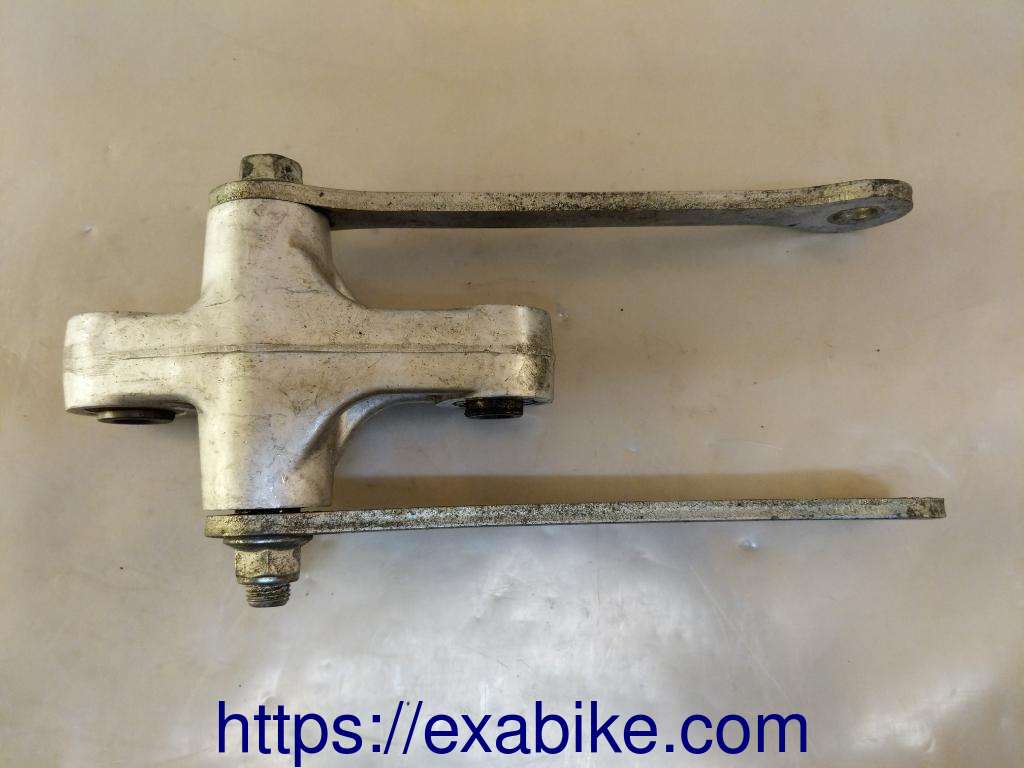 swingarm connecting Suzuki GSXR 750 - photo 3