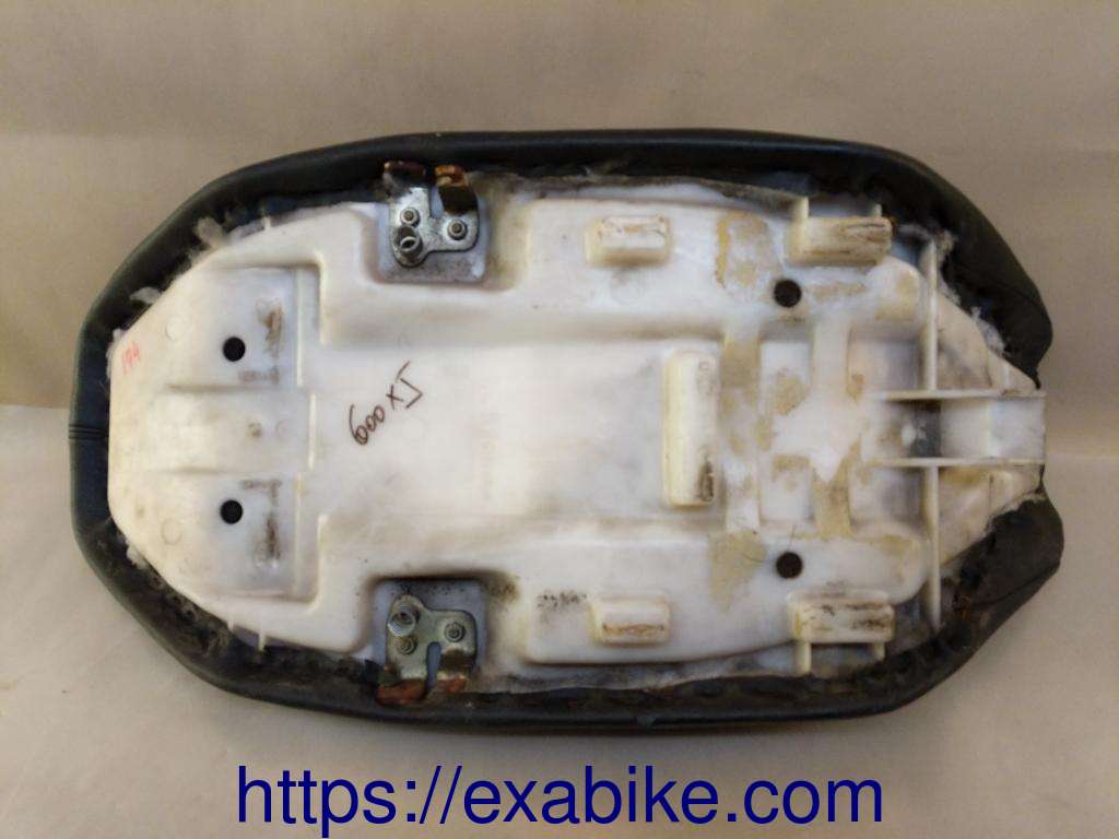 seat Yamaha XJ 600 - photo 4