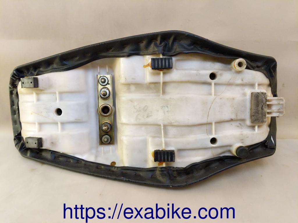 selle Suzuki GSE 500 - photo 4