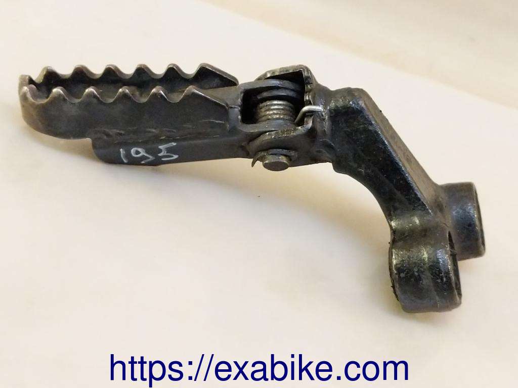 footrest plate, front left Suzuki DR650RSE - photo 1