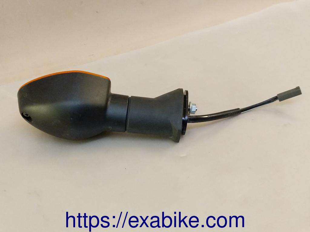 turn signal, front left Suzuki GSR 750 - photo 2
