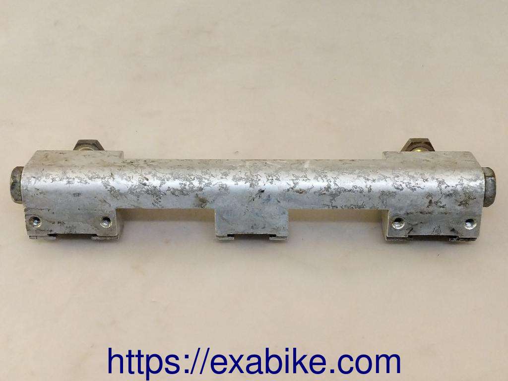 rampe support des injecteurs Triumph Daytona T595 - photo 2