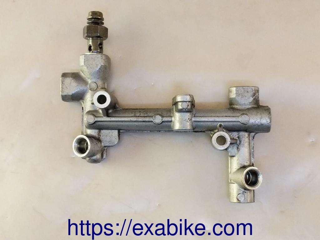 rampe support d'injecteurs Suzuki TL 1000 S - photo 1