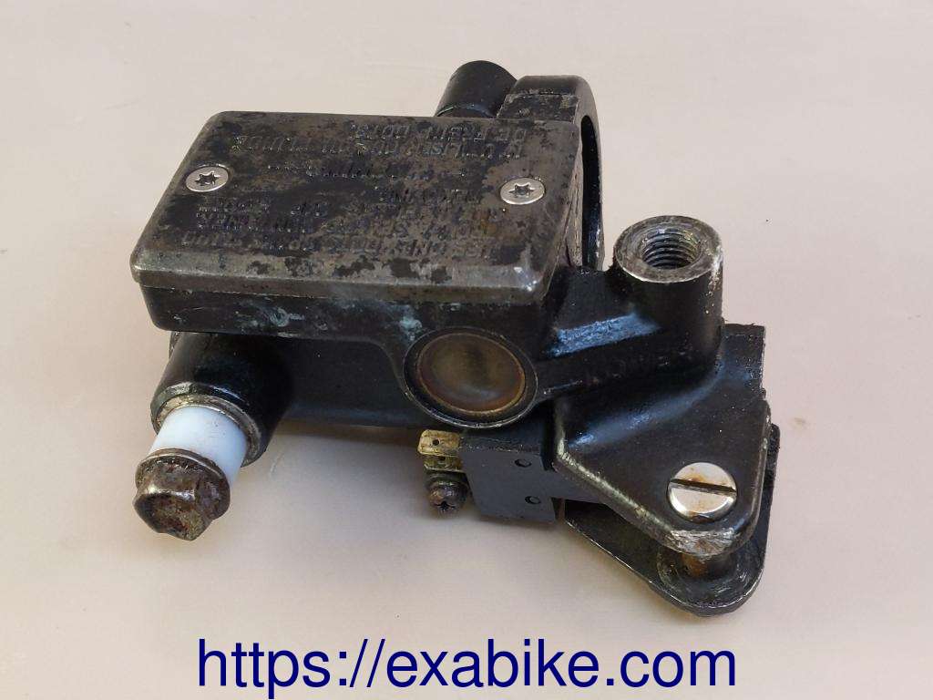 clutch master cylinder Honda VFS 750 - photo 2