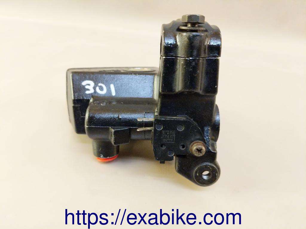 front master cylinder Suzuki GSXF 1100 - photo 3