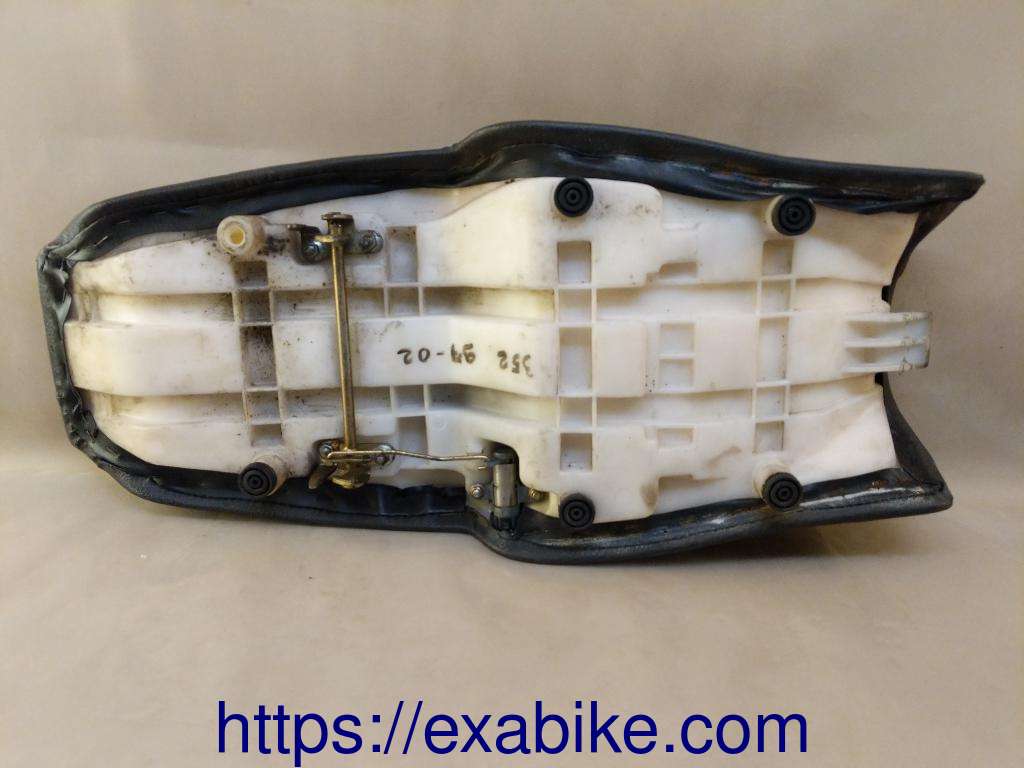 seat Yamaha 50 TZR - photo 3