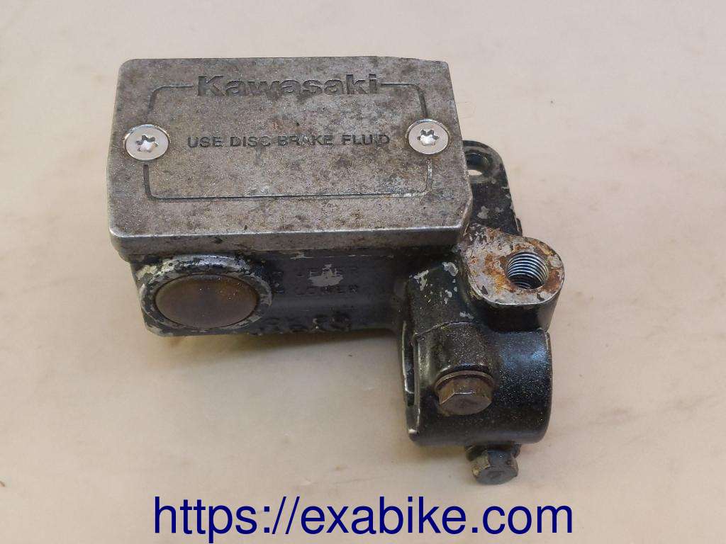 maitre cylindre de frein avant Kawasaki GPZ 750 - photo 1