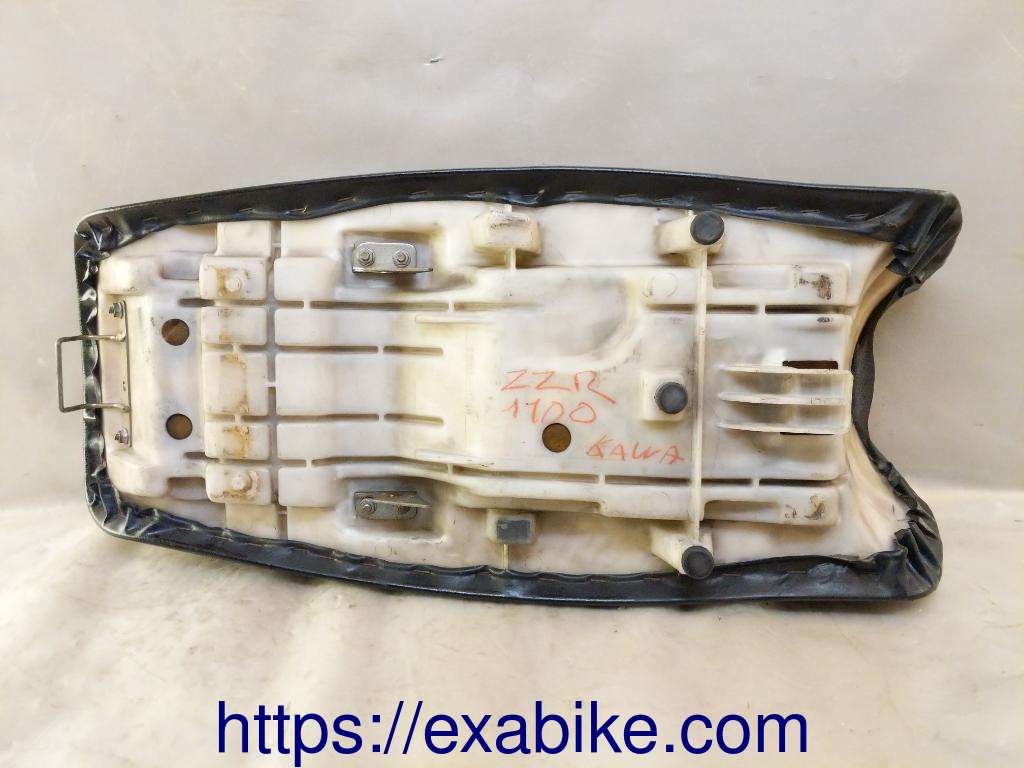 seat Kawasaki ZZR 1100 - photo 3