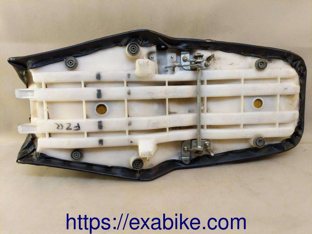 selle Yamaha FZR 1000 - photo 3