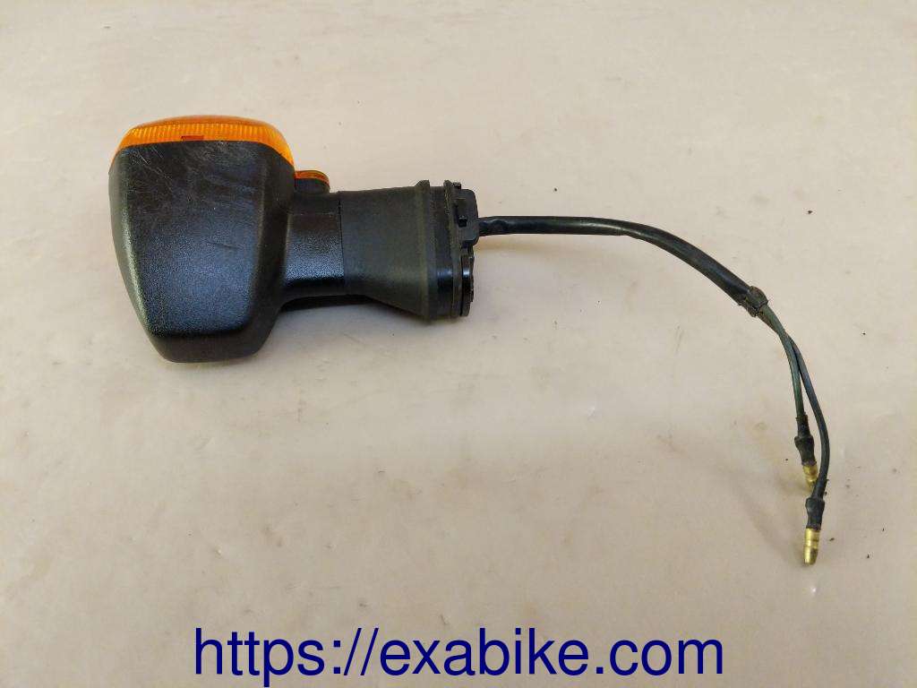 turn signal, front right Yamaha R6 - photo 2
