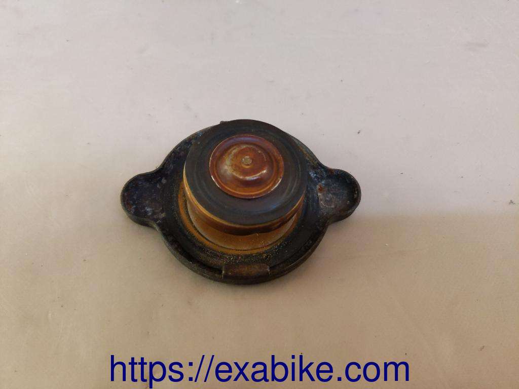 radiator cap, right Honda CX 400 - photo 2