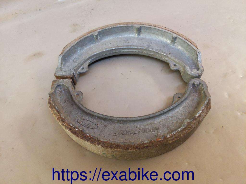 brake shoes Voir la photo ou référence modele a identifier - photo 1
