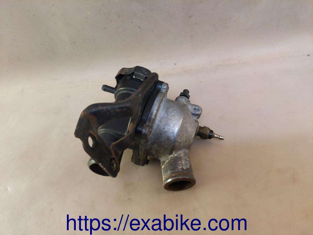 thermostat case Kawasaki GPX 750 - photo 2