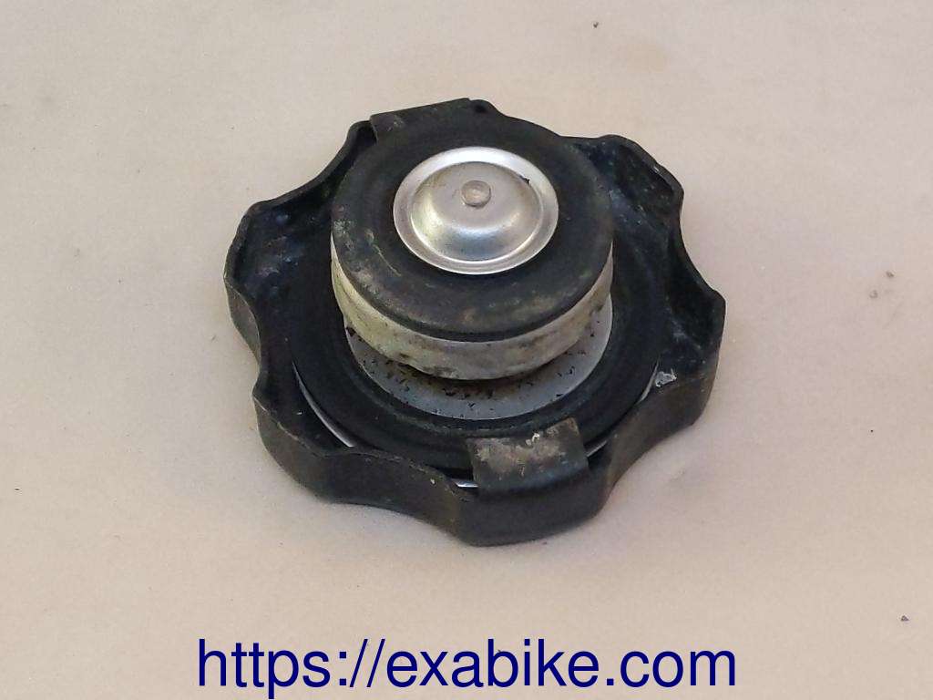 bouchon du radiateur Kawasaki GPX 750 - photo 2