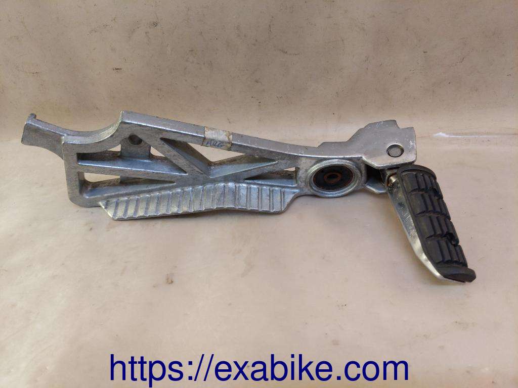 footrest plate, rear left Yamaha FZX 750 - photo 1