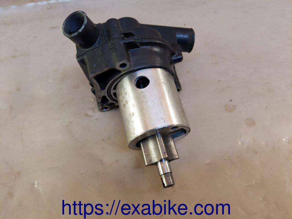 water pump Kawasaki ZX6R - photo 2