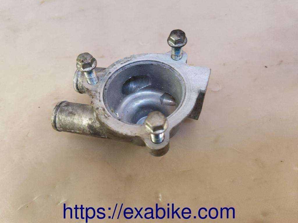 thermostat case Kawasaki KLE 500 - photo 1