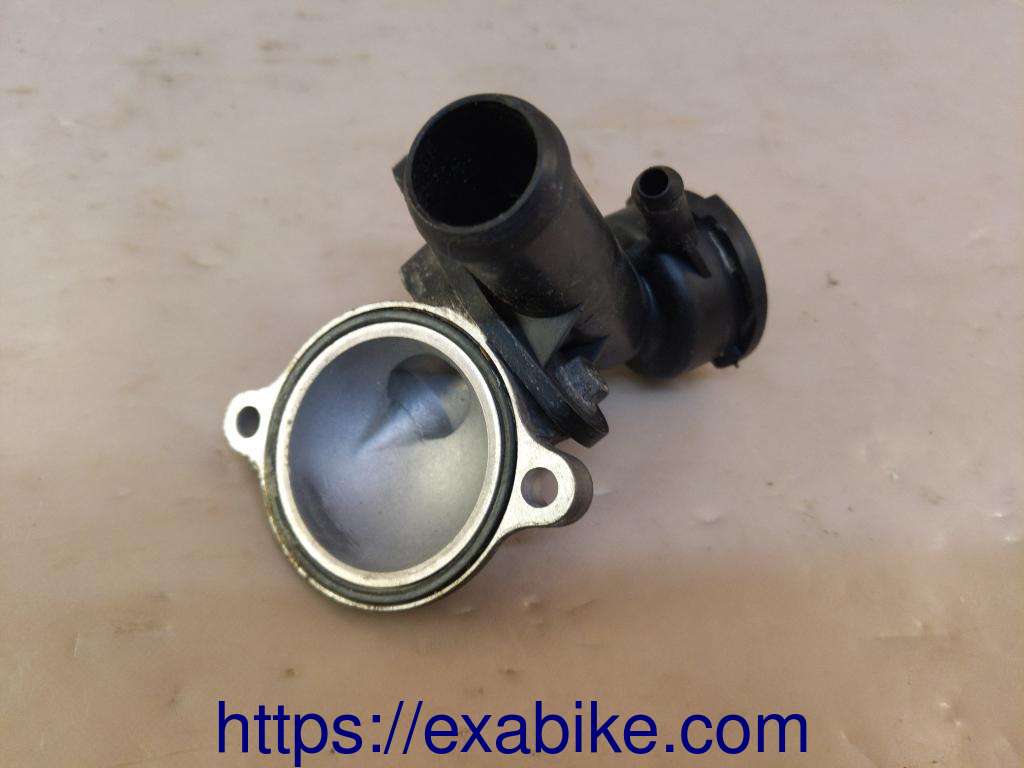 thermostat cover Honda VT 600 Shadow - photo 2