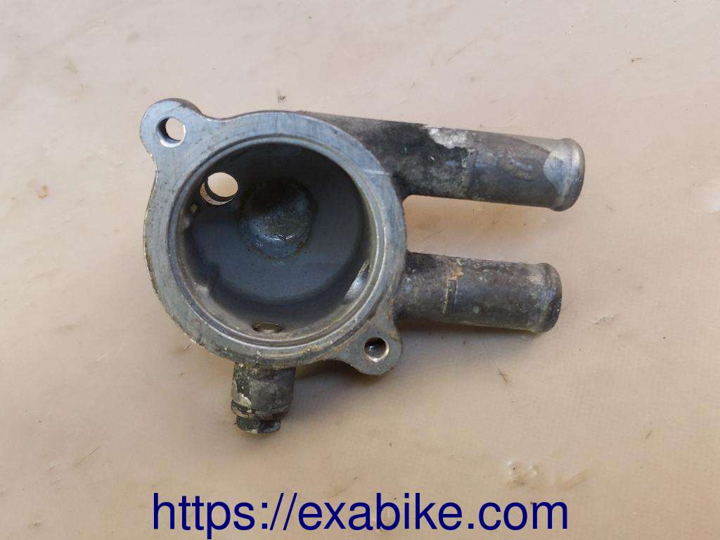 thermostat case Honda VT 600 Shadow - photo 1