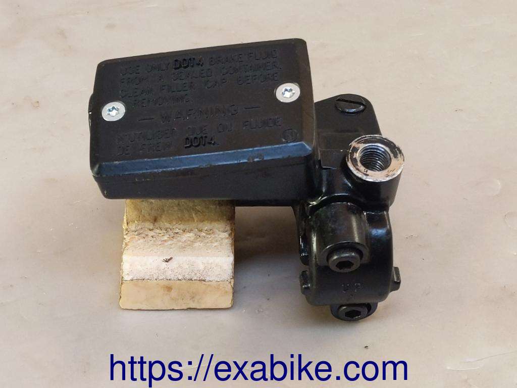 front master cylinder Kawasaki Zephyr 550 - photo 1