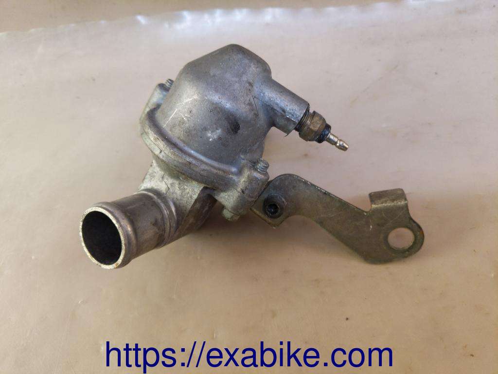 thermostat case Honda VFR 750 - photo 1