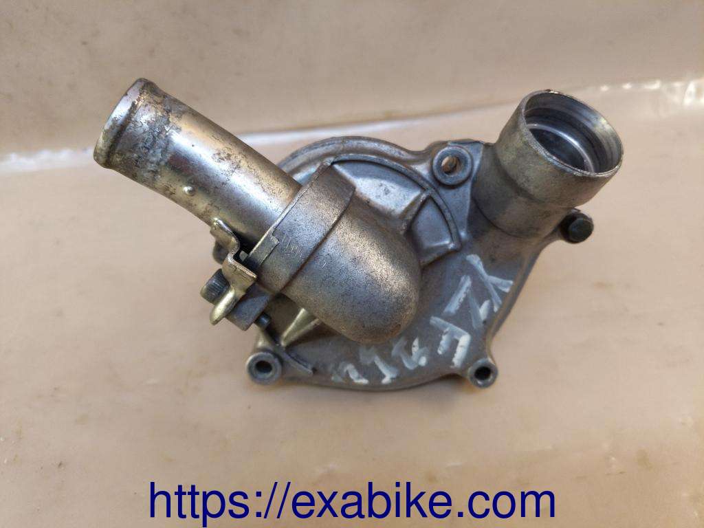 water pump Yamaha YZF 750 - photo 1