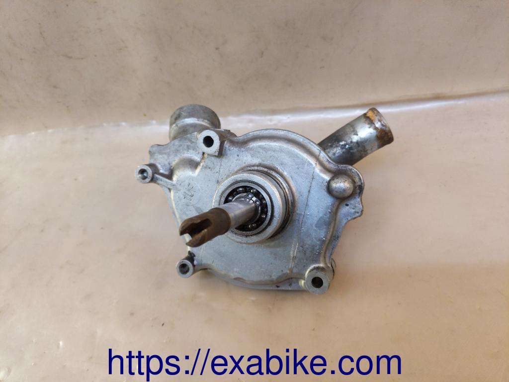 water pump Yamaha FZR 1000 - photo 2