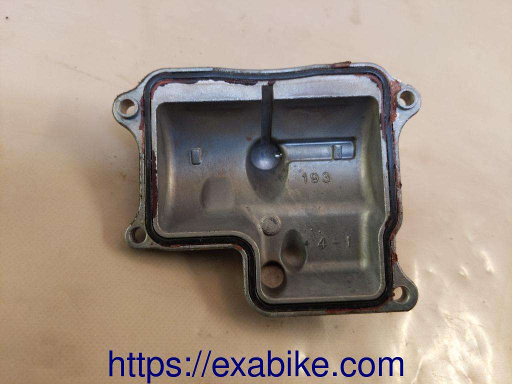 carburetor float chamber, front right Honda Deauville 650 - photo 2