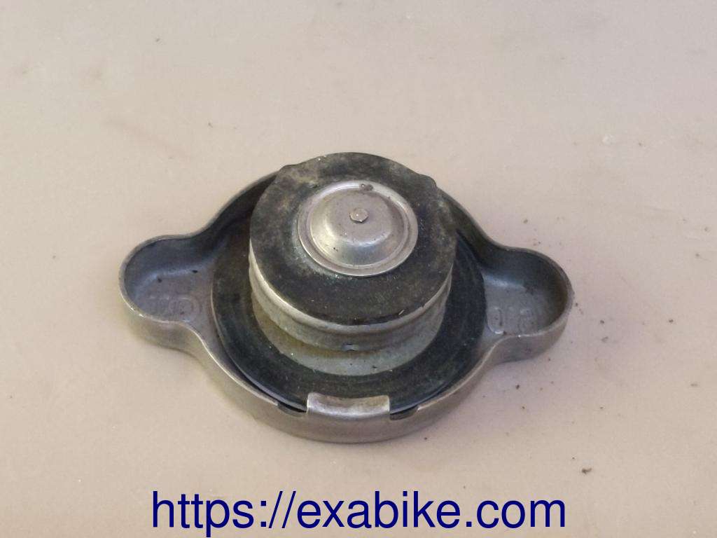 radiator cap Honda VF 400 F - photo 2