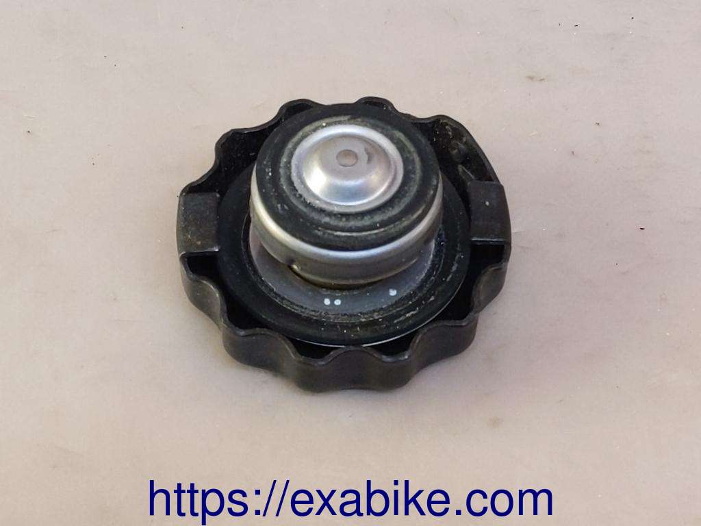 radiator cap Honda XRV 750 Africa Twin - photo 2