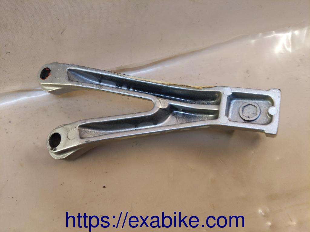 platine repose-pied arrière gauche Kawasaki ZXR 636 - photo 2
